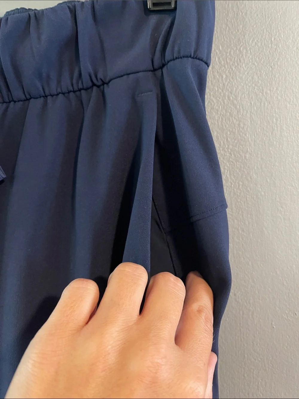 Lululemon Athletica On The Fly Navy Pants Size 4